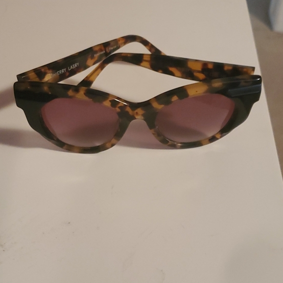 THIERRY Lasry Sunglasses "Slutty" Broken Arm - Picture 2 of 12